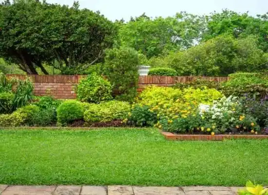 landscaping services Parkway Village